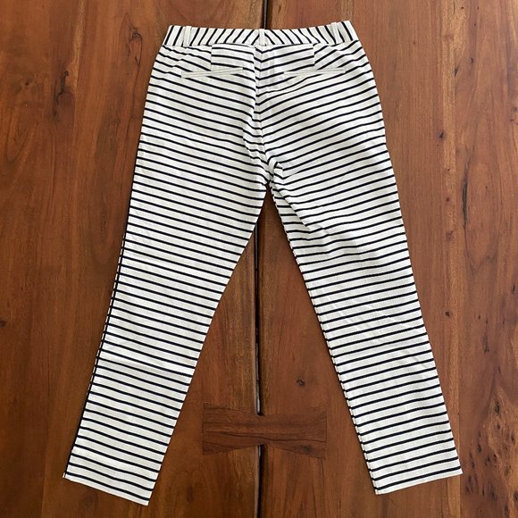 The Limited Navy and Off-White Striped Crops -sz 6 - Picture 3 of 5